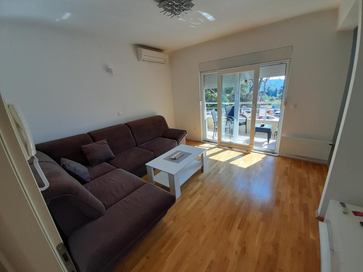Apartman U Centru Makarske มาคาร์สกา ภายนอก รูปภาพ