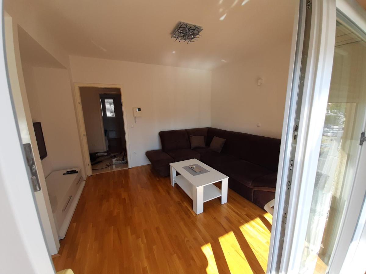 Apartman U Centru Makarske มาคาร์สกา ภายนอก รูปภาพ